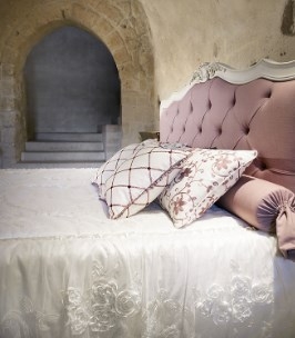 Спальни классические LISA