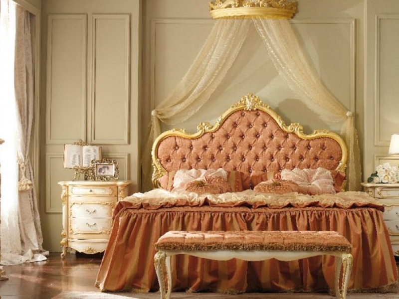Спальни классические Royal 4
